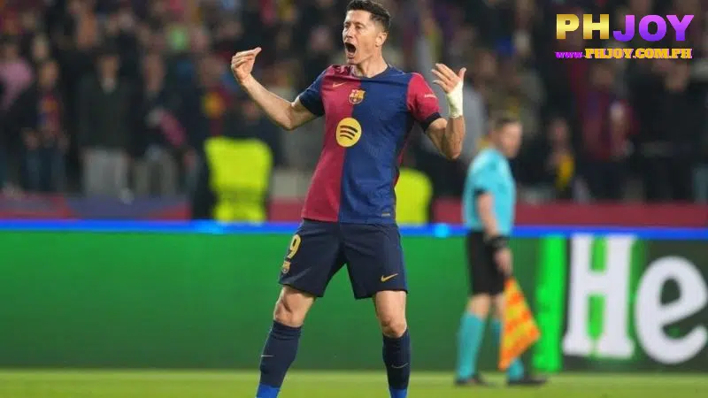Excellent Striker Robert Lewandowski